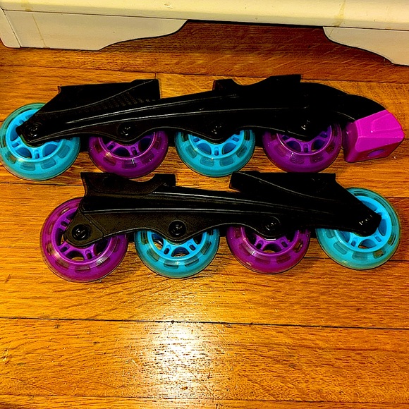 ROLLER DERBY SKATES/BLADES - Picture 4 of 4